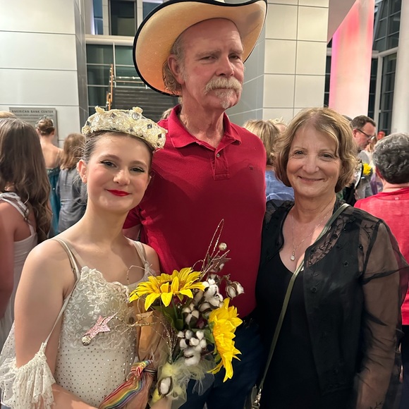 Meet your Posher, Katy - Picture 4 of 4